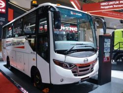 Hino Luncurkan Bus 4×4 untuk Medan Ekstrem di GIICOMVEC 2026